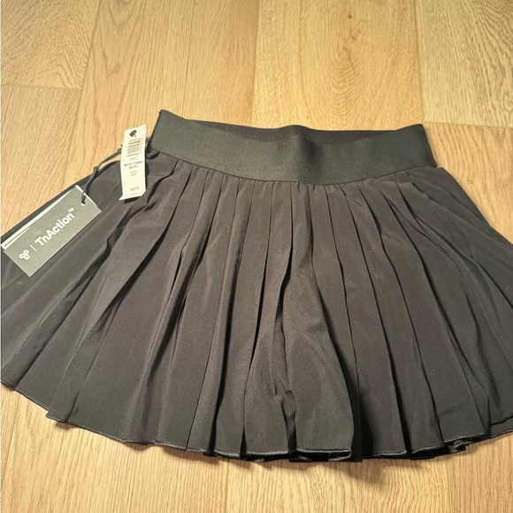 Aritzia Dresses & Skirts - Aritzia Charcoal Pleated Mini Skirt